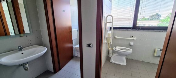 Oficina de 5 habitaciónes en Rescaldina, Italy No. 82091 6