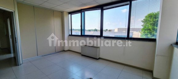 Oficina de 5 habitaciónes en Rescaldina, Italy No. 82091 4
