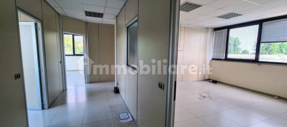 Oficina de 5 habitaciónes en Rescaldina, Italy No. 82091 3