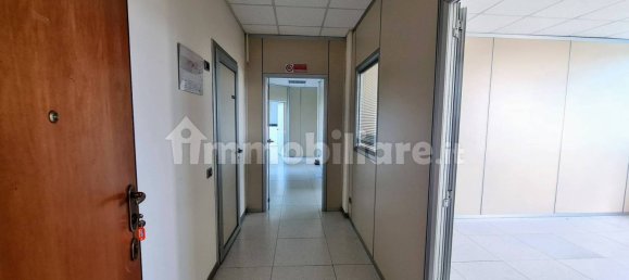 Oficina de 5 habitaciónes en Rescaldina, Italy No. 82091 11