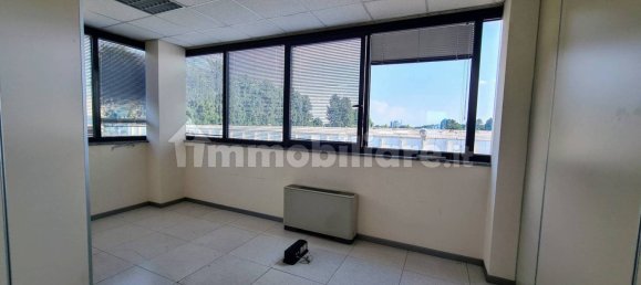 Oficina de 5 habitaciónes en Rescaldina, Italy No. 82091 8