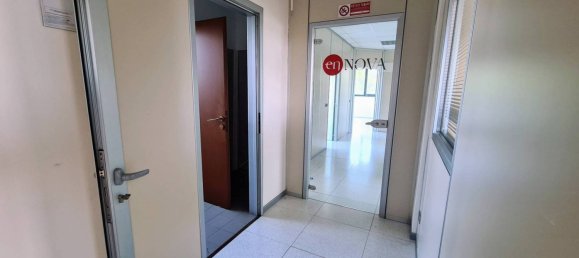 Oficina de 5 habitaciónes en Rescaldina, Italy No. 82091 5