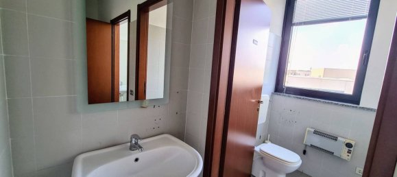 Oficina de 5 habitaciónes en Rescaldina, Italy No. 82091 14