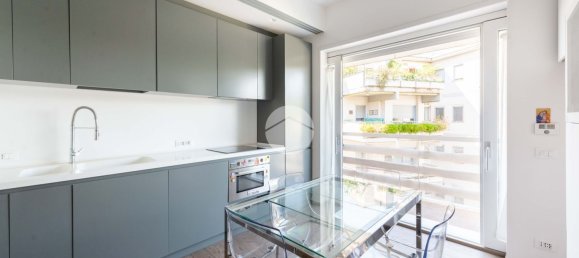 2 rooms Apartment in Rome, Italy No. 91695 9