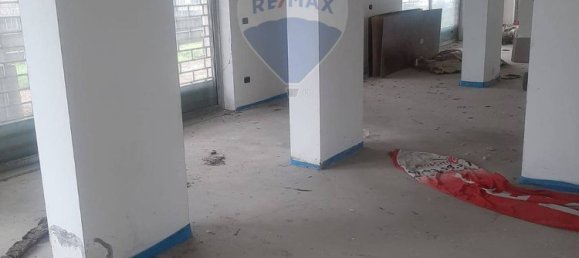 Коммерческая недвижимость 425м² в Перо, Италия № 58106 11