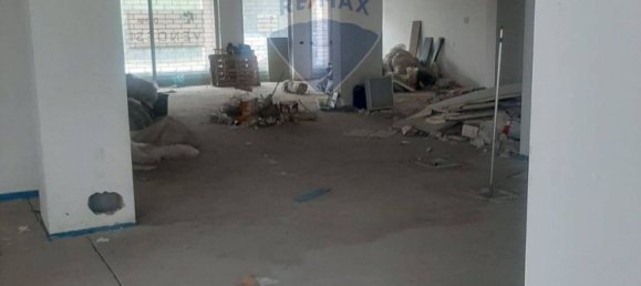 Коммерческая недвижимость 425м² в Перо, Италия № 58106 6