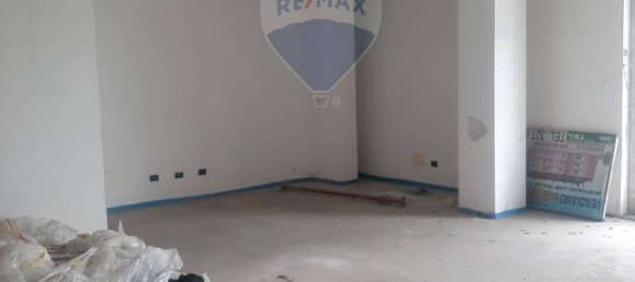 Коммерческая недвижимость 425м² в Перо, Италия № 58106 4