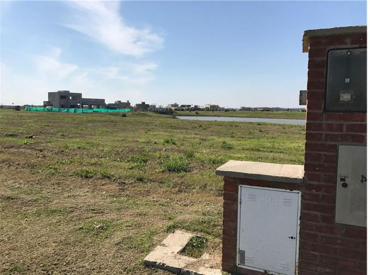  Land in Escobar, Argentina No. 118114