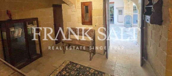 Дом с 4 спальнями в Моста, Мальта № 8502 14