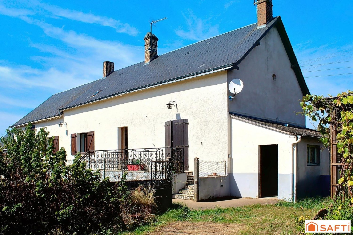 3 bedrooms House in Joue-les-Tours, France No. 251935
