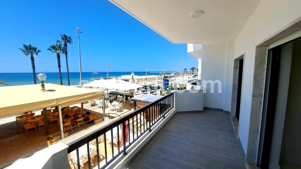 Apartamento de 2 dormitorios en Quarteira, Portugal No. 202801
