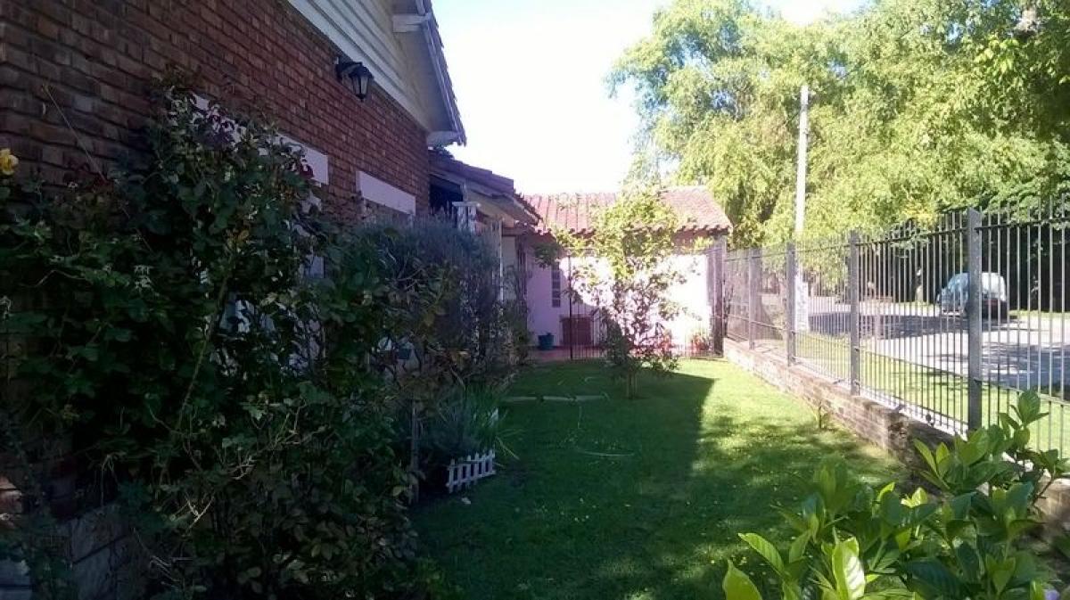 3 bedrooms House in Mar del Plata, Argentina No. 73993