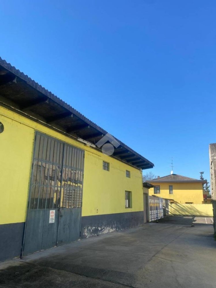 1 room Commercial property in Turbigo, Italy No. 54764