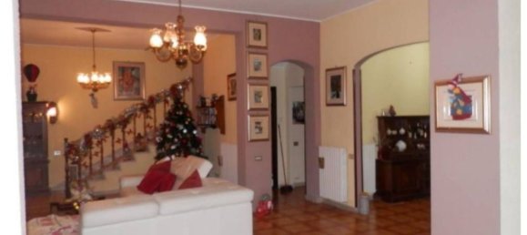 Casa de 5 habitaciónes en Nemi, Italy No. 9705 4