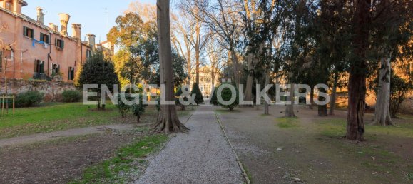 Studio in Venice, Italy No. 58964 2