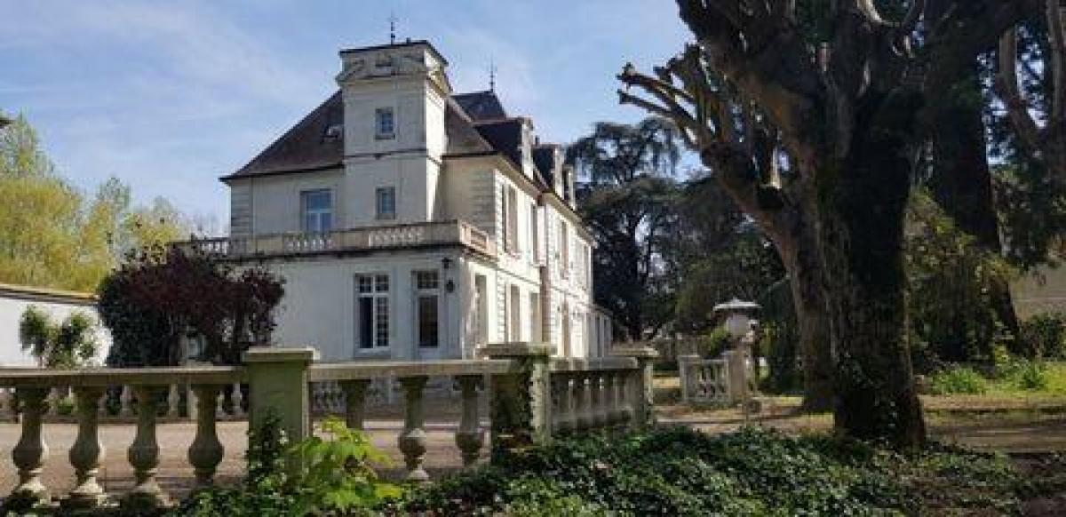 Loja T10 em Tours, France N.º 17509