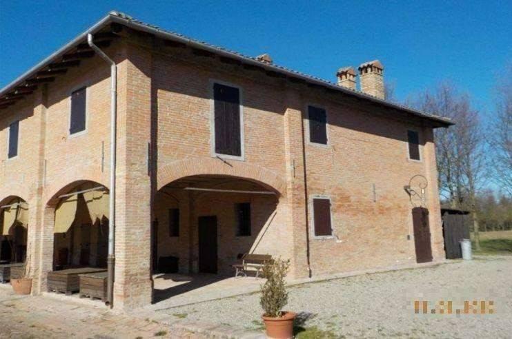 Casa de 5 habitaciónes en Bentivoglio, Italy No. 145510