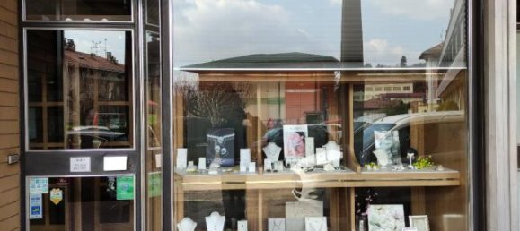 5 rooms Apartment in Valdilana, Italy No. 252831 2