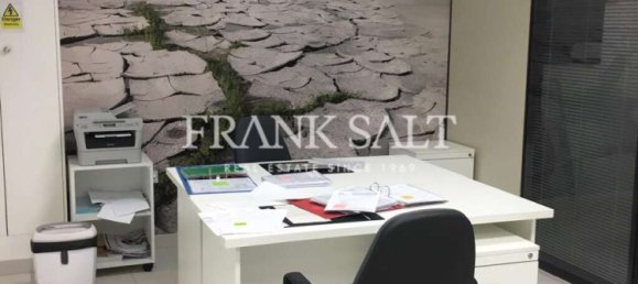 90m² Office in Sliema, Malta No. 12096 2