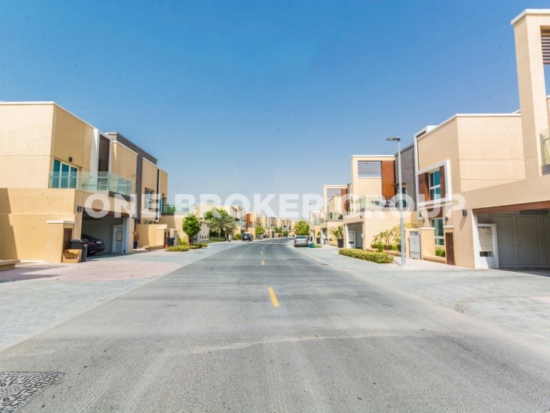 4 Schlafzimmer Villa in Al Barsha, UAE, Nr. 258