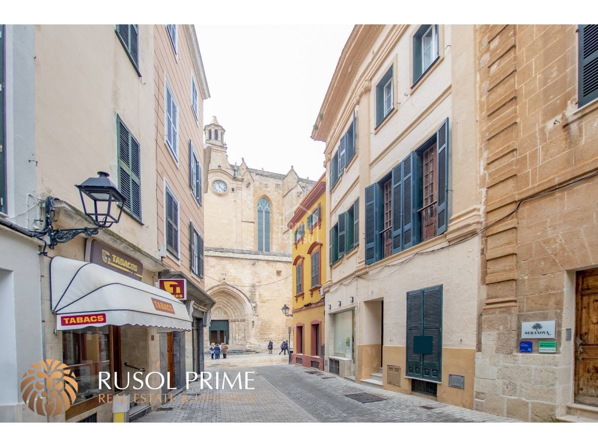 Коммерческая недвижимость с 4 спальнями в Сьютаделья-де-Менорка, Испания № 5041