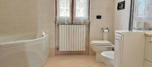 Villa de 4 habitaciónes en Antegnate, Italy No. 152771 23