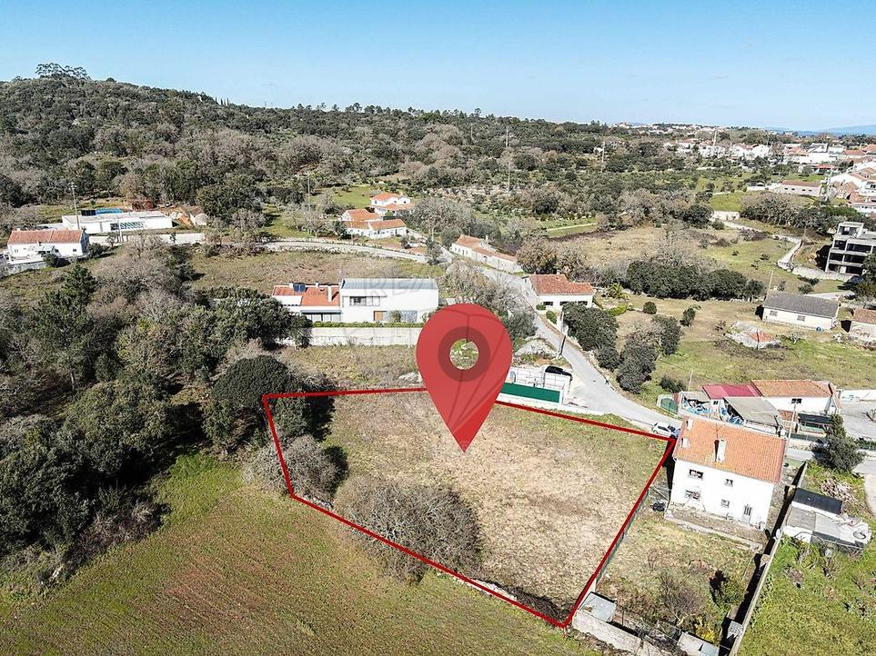  قطعة أرض في Fatima, Portugal 2000متر مربع رقم 300209
