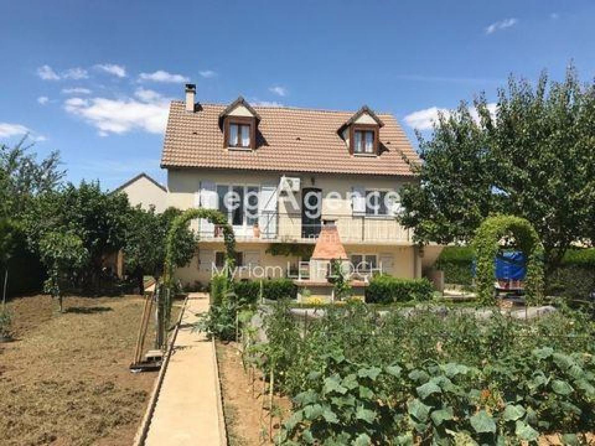 5 bedrooms House in Sens, France No. 10952