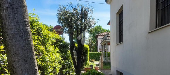 3 bedrooms Villa in Treviglio, Italy No. 153071 14