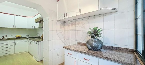 4 bedrooms Villa in Lisbon, Portugal No. 184990 30