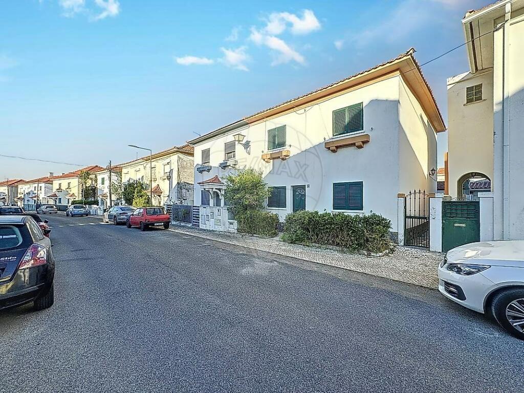 4 bedrooms Villa in Lisbon, Portugal No. 184990