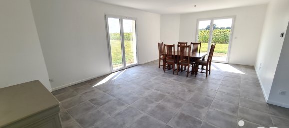 Casa de 4 dormitorios en Les Essards, France No. 348613 9