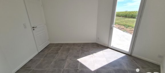 Casa de 4 dormitorios en Les Essards, France No. 348613 14