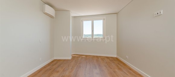 4 Schlafzimmer Doppelhaus in Loures, Portugal, Nr. 127300 16