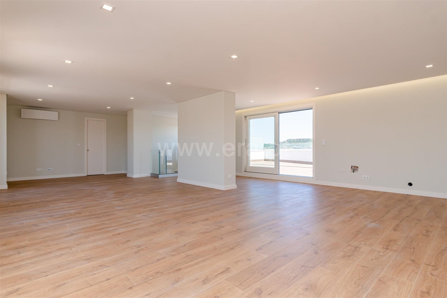 4 Schlafzimmer Doppelhaus in Loures, Portugal, Nr. 127300