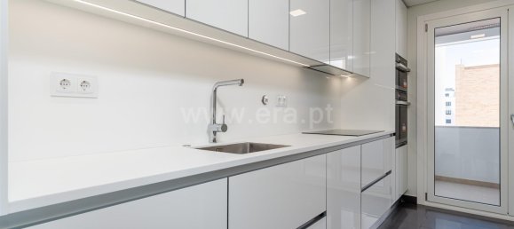 4 Schlafzimmer Doppelhaus in Loures, Portugal, Nr. 127300 10