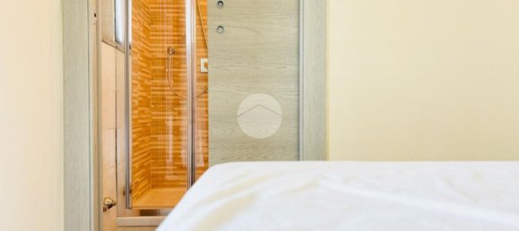 2 rooms Apartment in Turin, Italy No. 287768 4