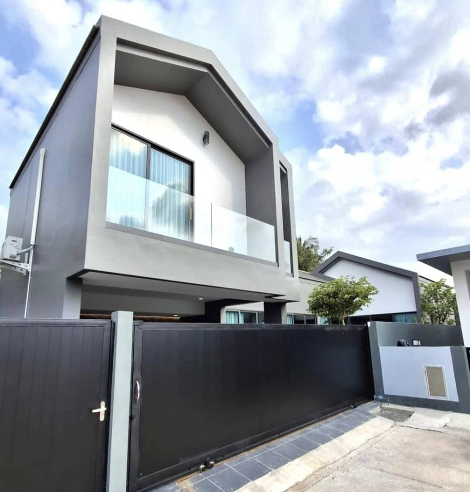 Casa de 4 dormitorios en Bang Lamung, Thailand No. 58601