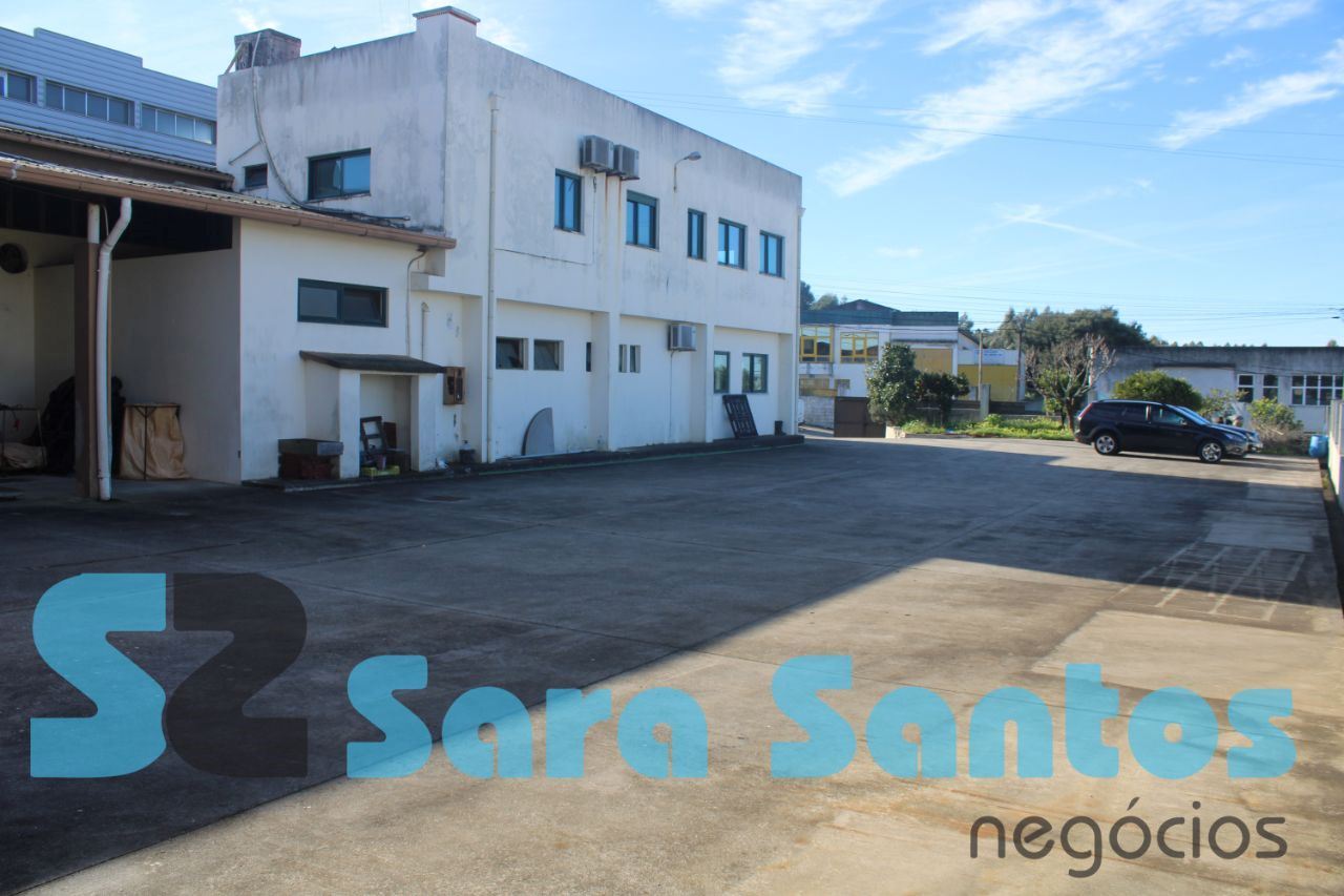 Entrepôt à Lourosa, Portugal 2319m² No. 54012
