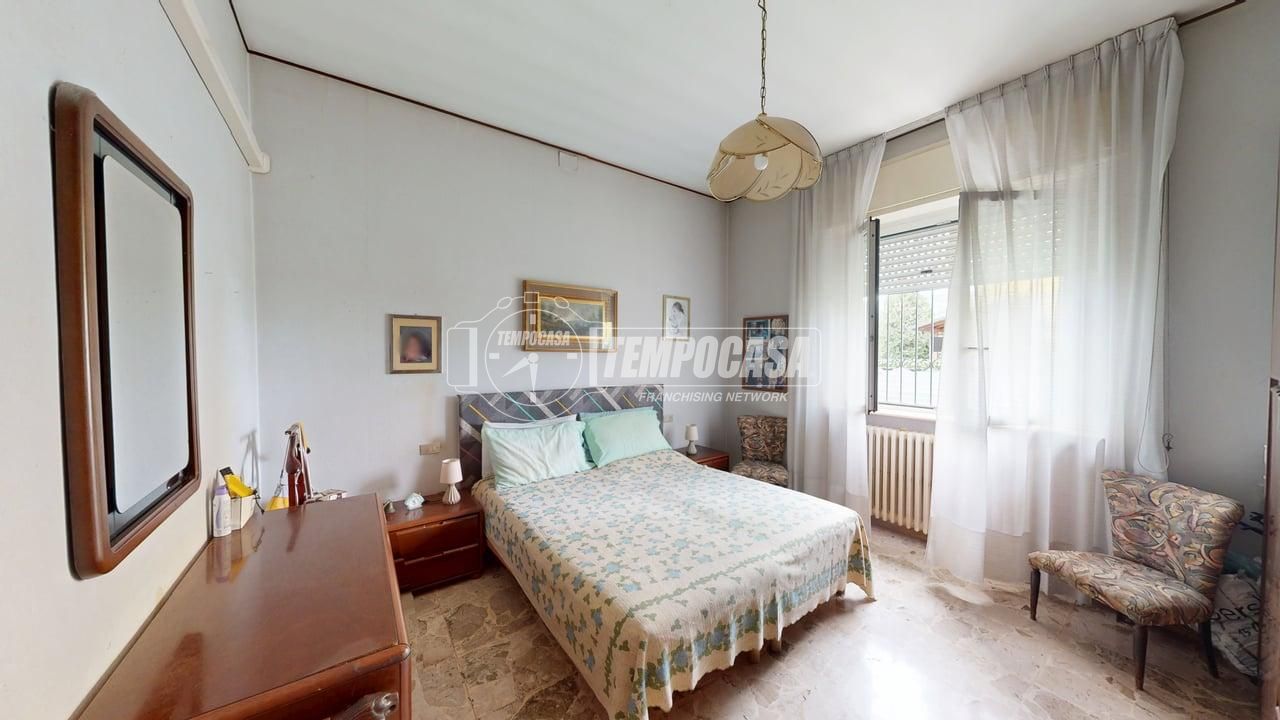 3 rooms Villa in Cesano Maderno, Italy No. 274458