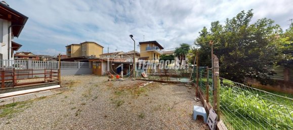 3 rooms Villa in Cesano Maderno, Italy No. 274458 5