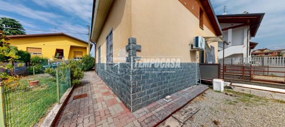 3 rooms Villa in Cesano Maderno, Italy No. 274458 16