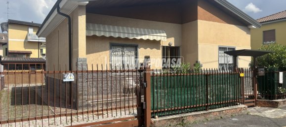 3 rooms Villa in Cesano Maderno, Italy No. 274458 12