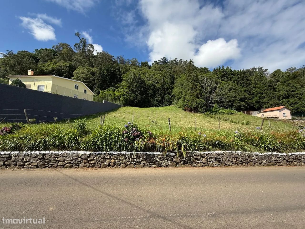 Terreno em Praia da Vitória, Portugal 2420 m² N.º 331323