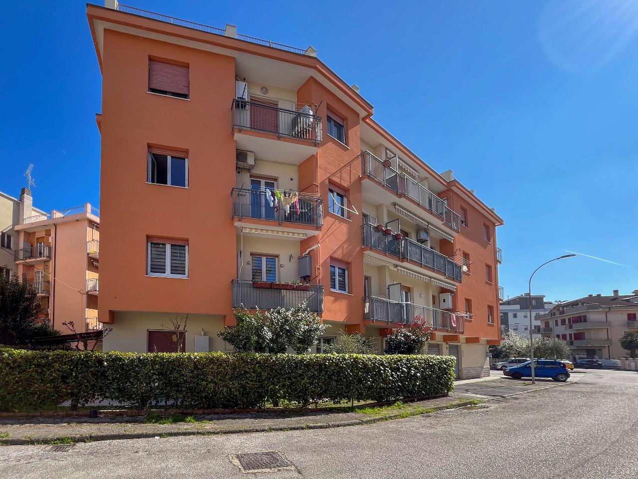6 rooms Apartment in Falconara Marittima, Italy No. 231067