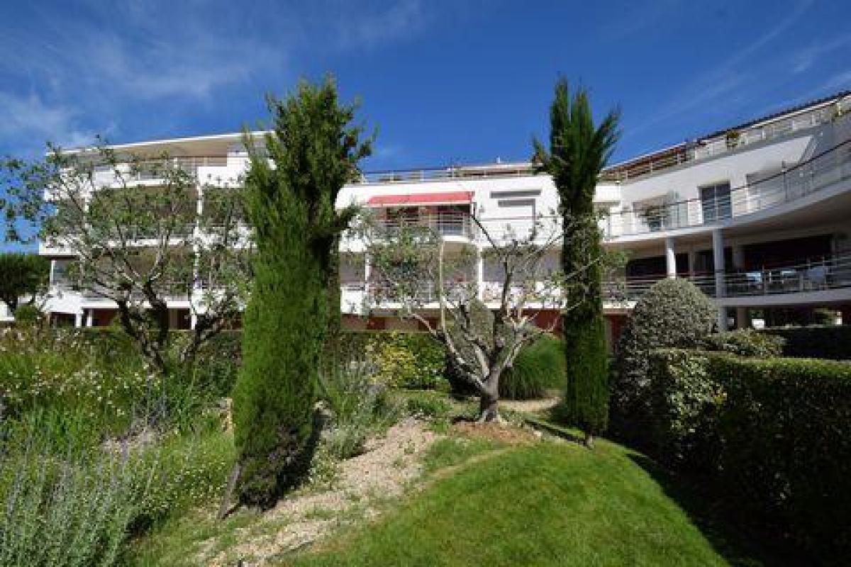2 bedrooms Condo in Royan, France No. 29142