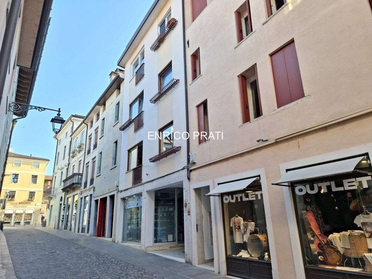 2-salle Propriété commerciale à Bassano del Grappa, Italy No. 157392