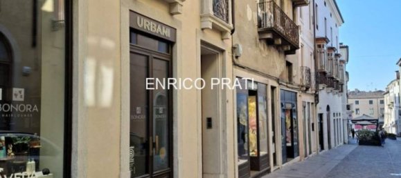 2-salle Propriété commerciale à Bassano del Grappa, Italy No. 157392 3