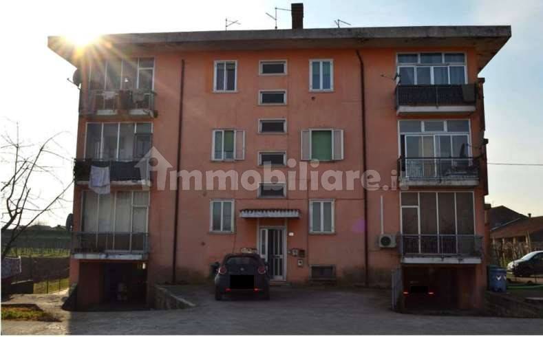 3 bedrooms Apartment in Zimella, Italy No. 289588