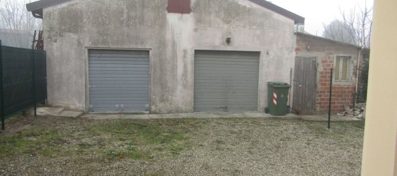 5 rooms Apartment in Vigarano Mainarda, Italy No. 183347 7